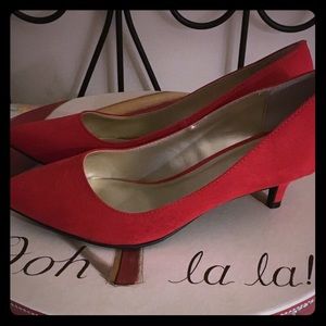 X-Appeal Fiery Red Size 7 Suede Kitten Heel Pumps
